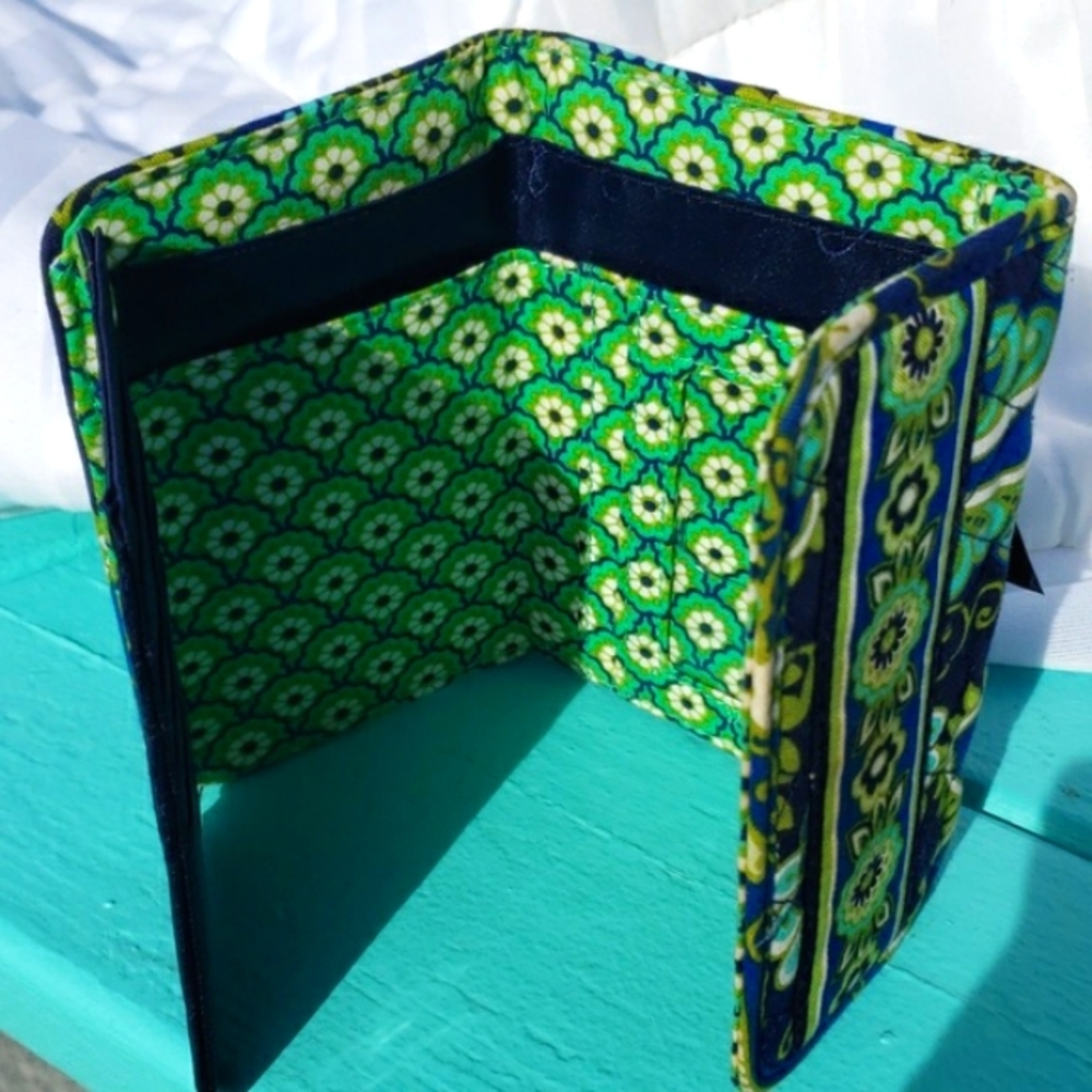 Vera Bradley Rhythm & Blues Pattern Trifold Wallet Blue & Green  Retired Pattern - Picture 10 of 16